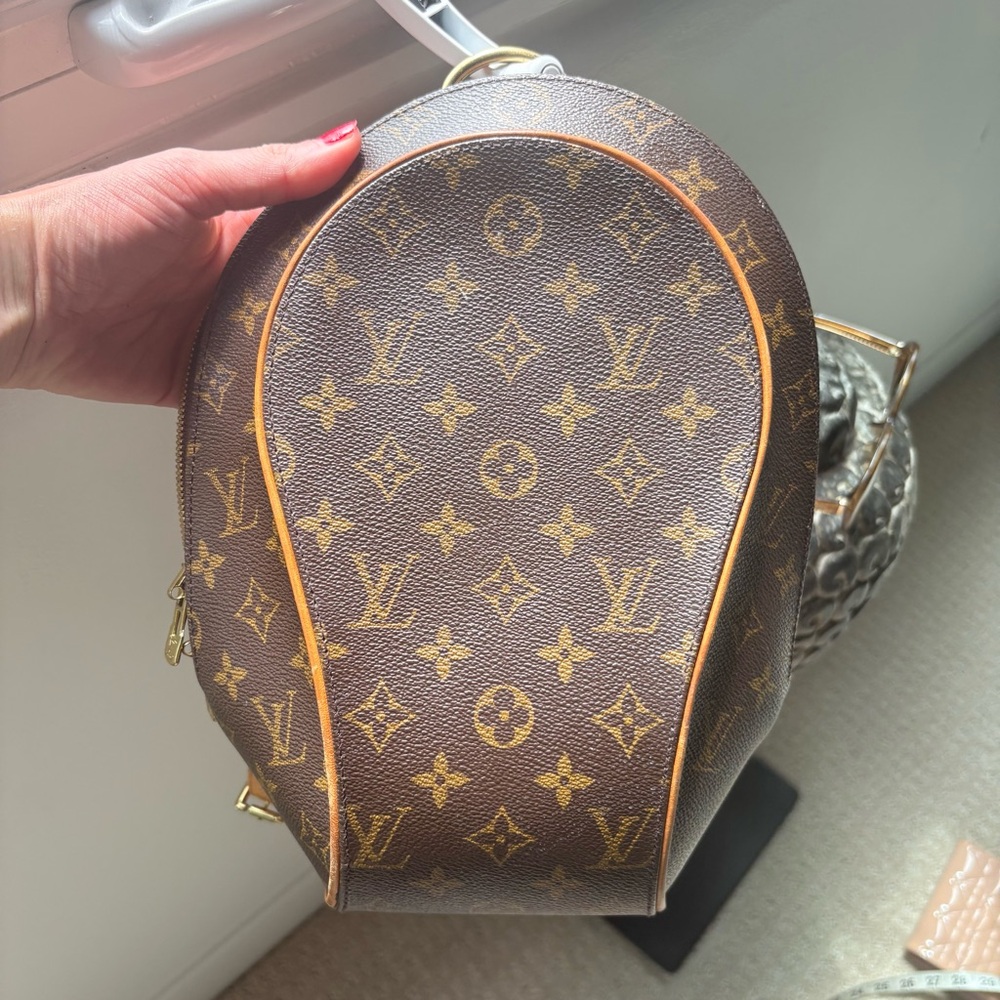 Louis Vuitton Monogram Brown Backpack - Picture 2 of 10
